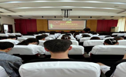 三全育人│做爱视频
组织师生参加“百年中共不负中华”专题讲座