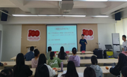 做爱视频
举办考研经验交流分享会